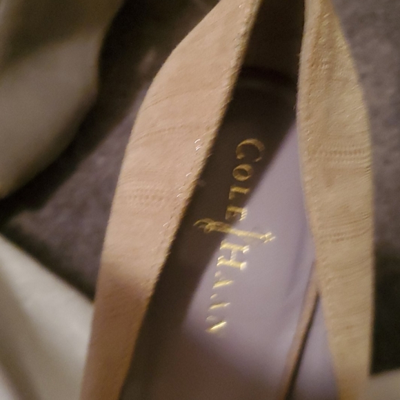 Pumps - Picture 2 of 3